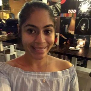 Meet your Posher, Eelizabeth